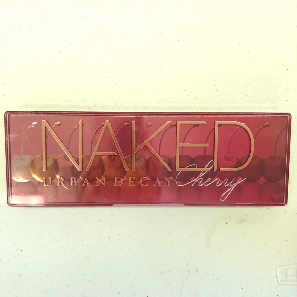 Urban Decay Naked Cherry 🍒 Eyeshadow Palette